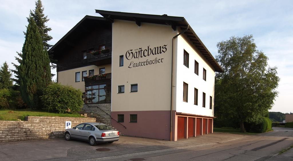 Gästehaus Lauterbacher Neumarkt am Wallersee Exterior foto